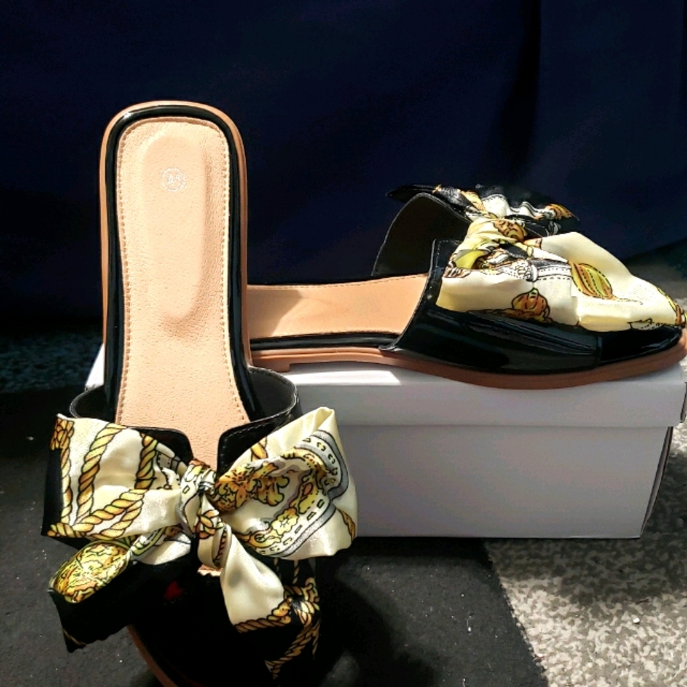 Black Scarf Slides Size 11